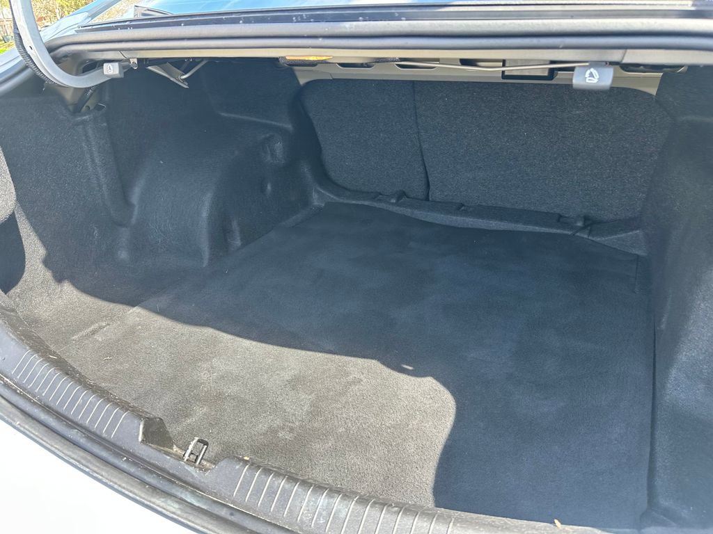 Used 2019 Chevrolet Malibu LT w/ Leather Package image 36