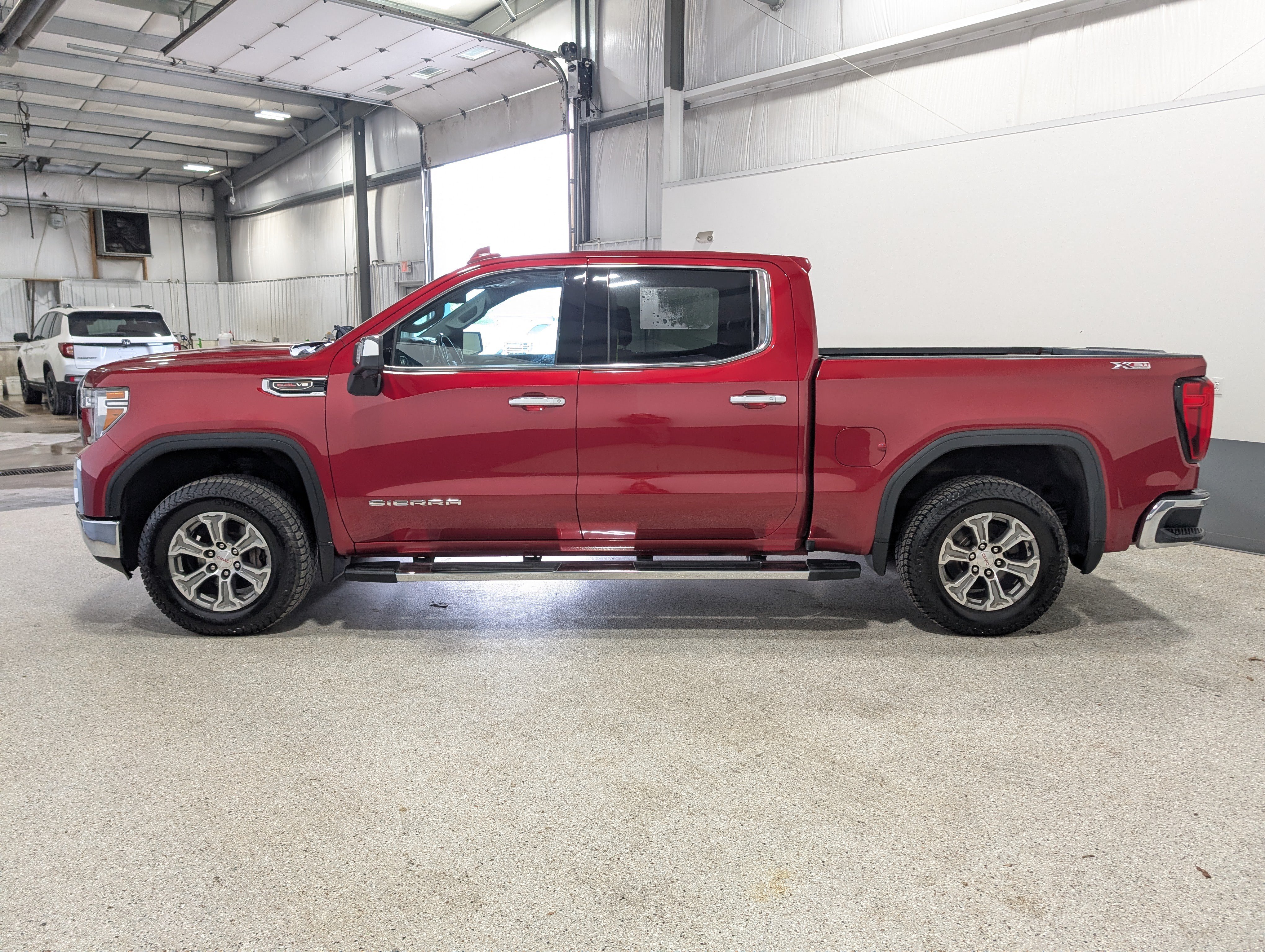 Used 2019 GMC Sierra 1500 SLT w/ X31 Off-Road Package AWD/4WD image 6