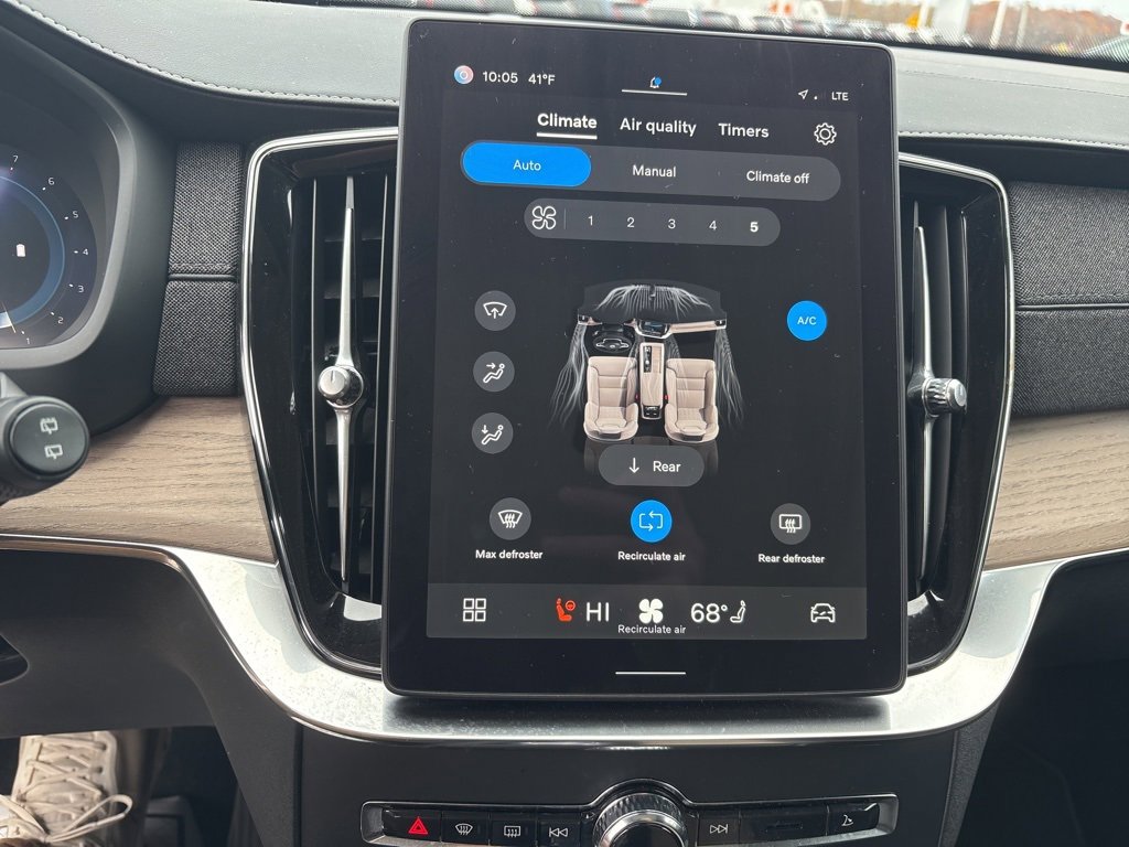 Certified 2025 Volvo XC90 B5 Plus image 27