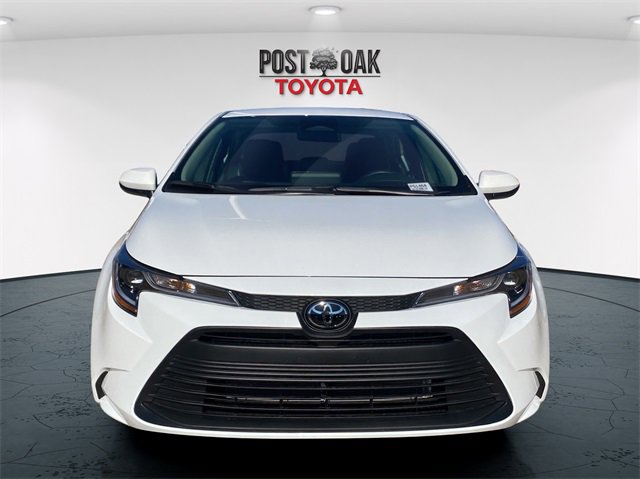 Used 2026 Toyota Corolla LE image 2