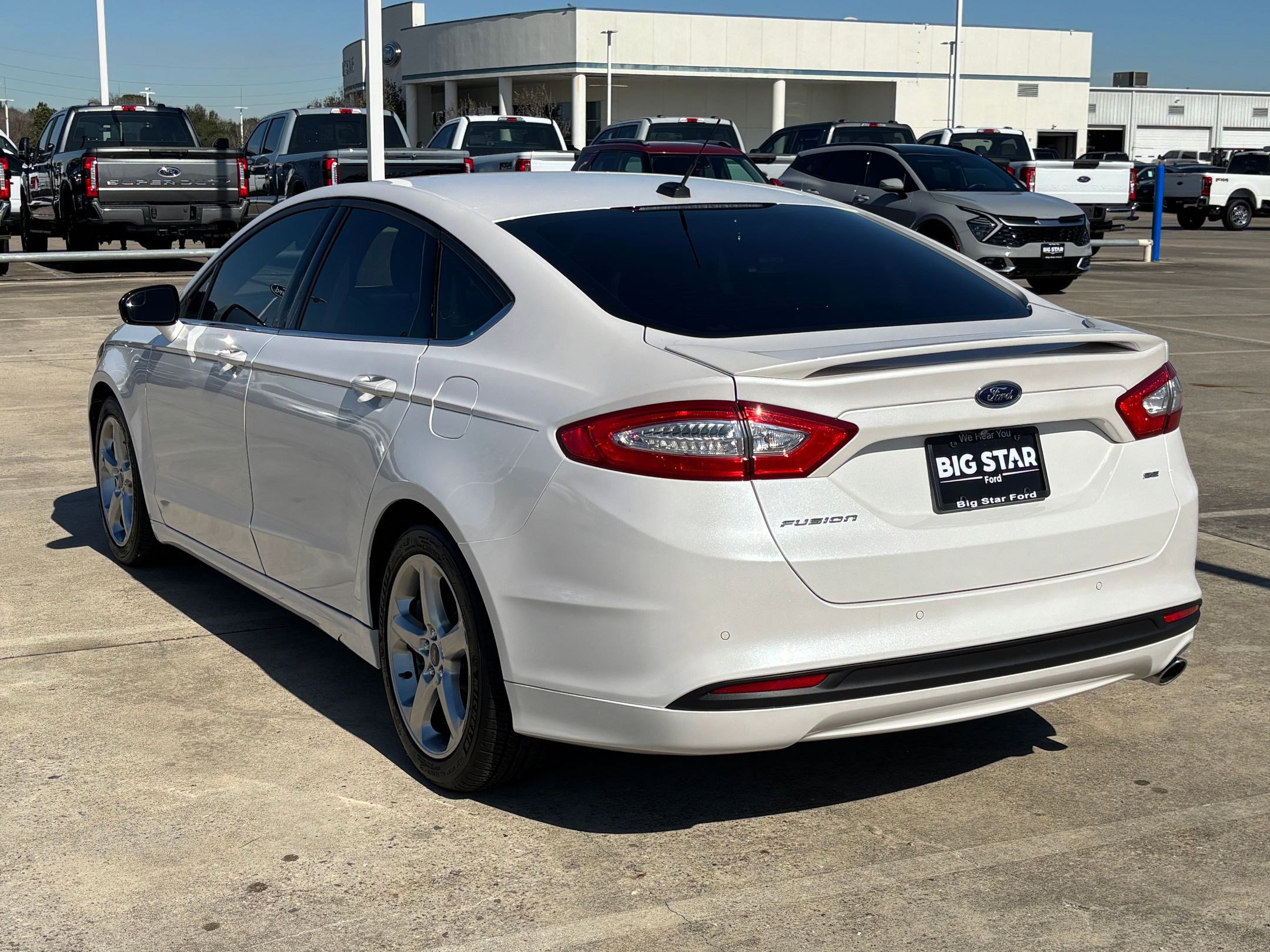 Used 2016 Ford Fusion SE image 6