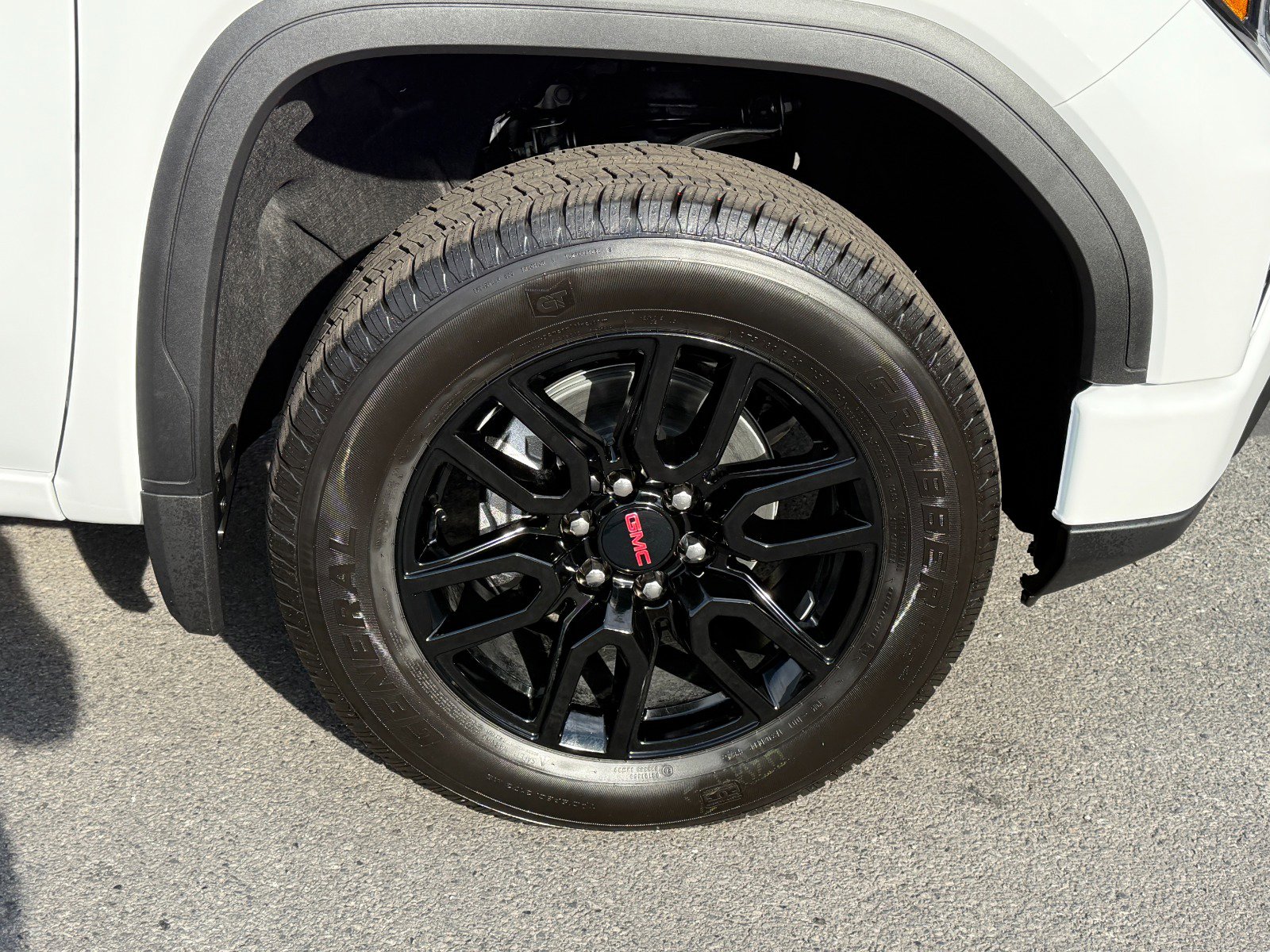 New 2026 GMC Sierra 1500 Elevation image 12