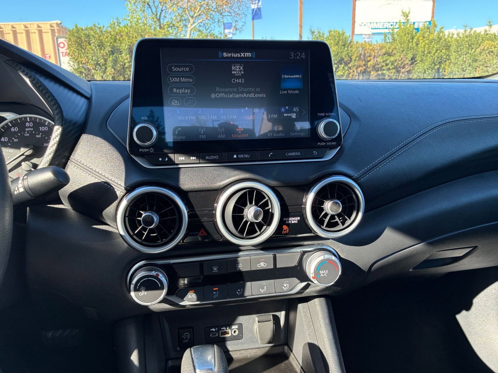 Used 2025 Nissan Sentra SV image 17