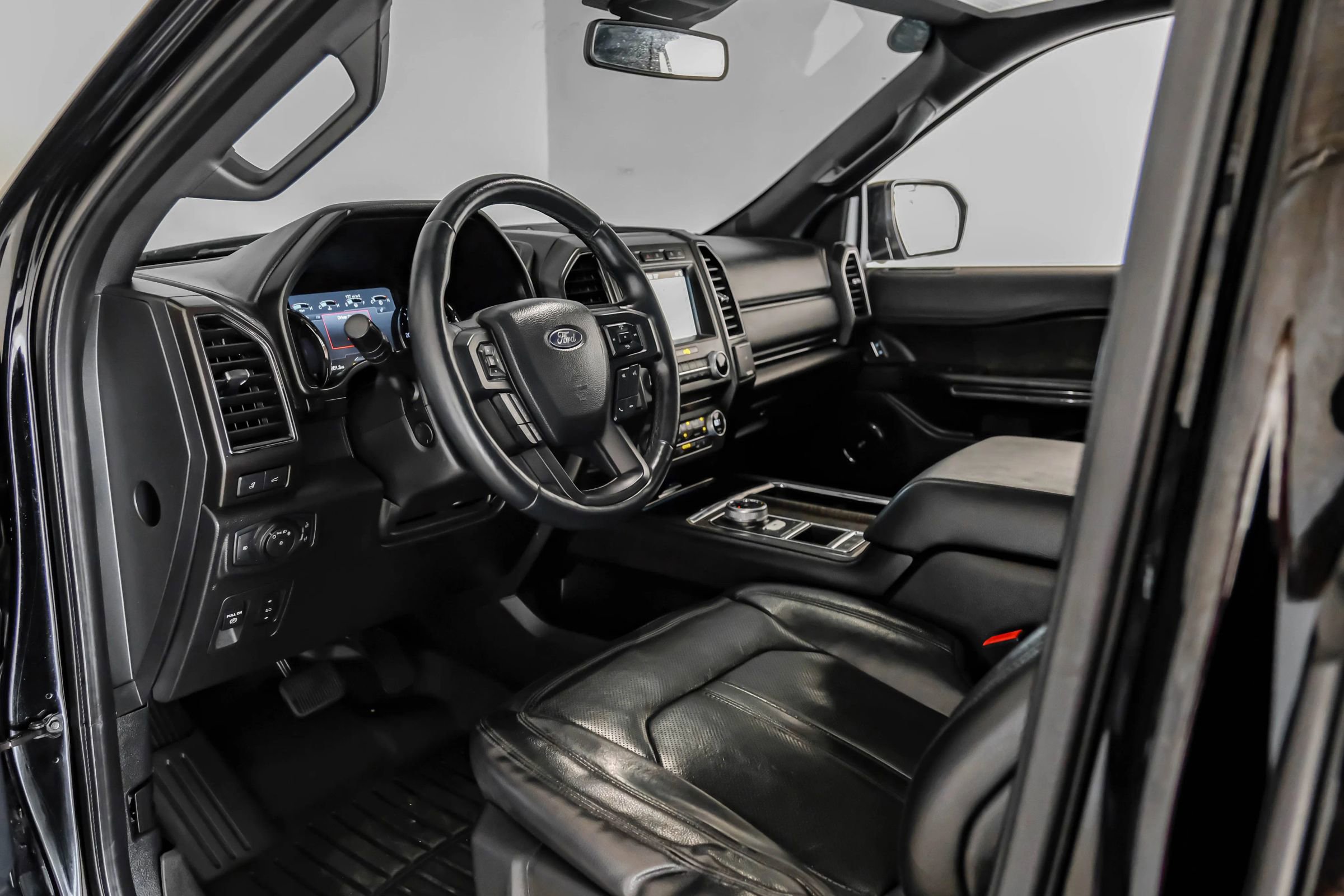 Used 2018 Ford Expedition Max Limited w/ Equipment Group 302A image 2