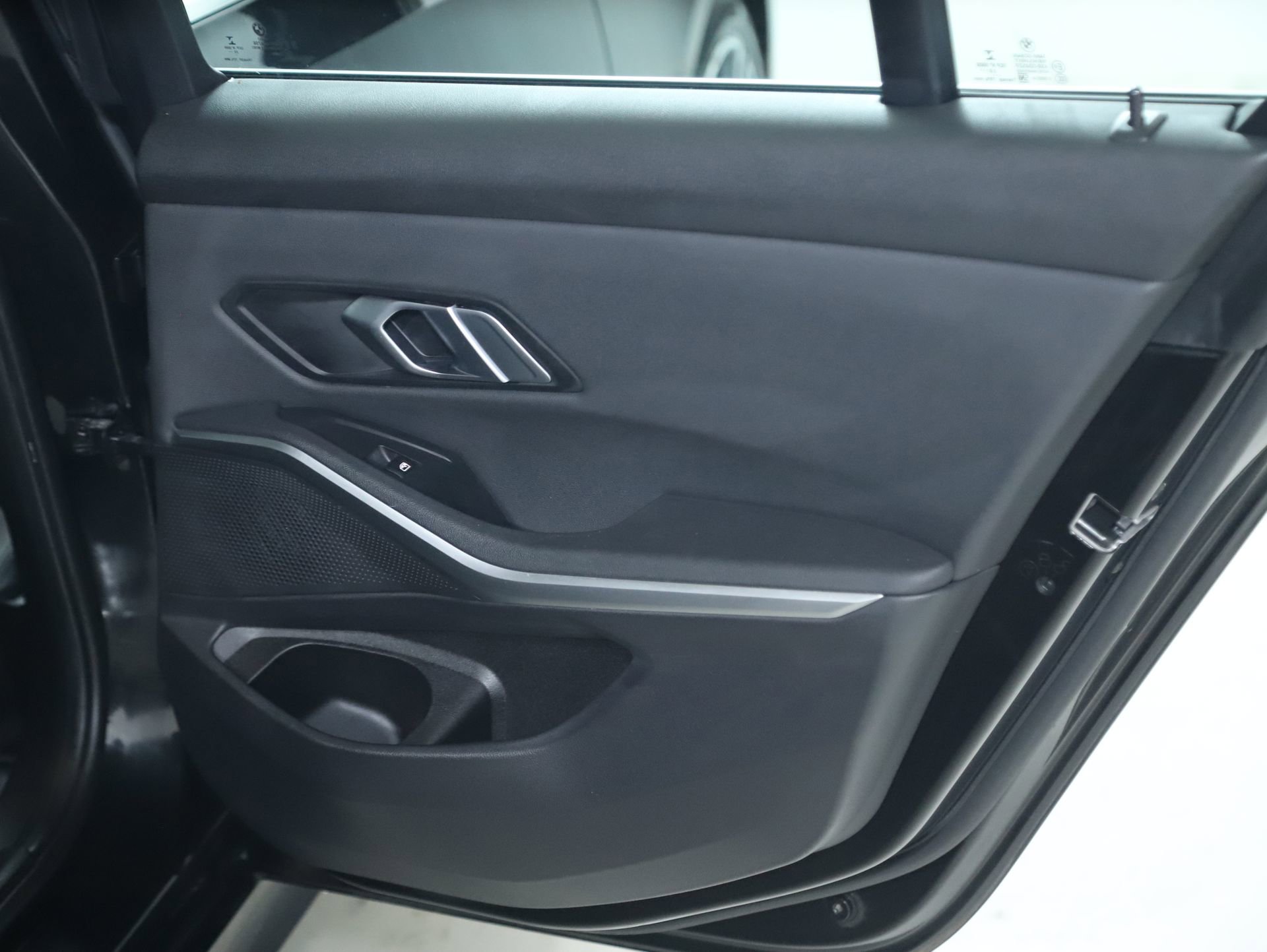 Used 2021 BMW 330e xDrive w/ Premium Package image 33