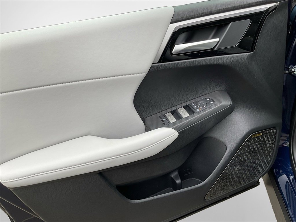 New 2025 Mitsubishi Outlander SE image 14