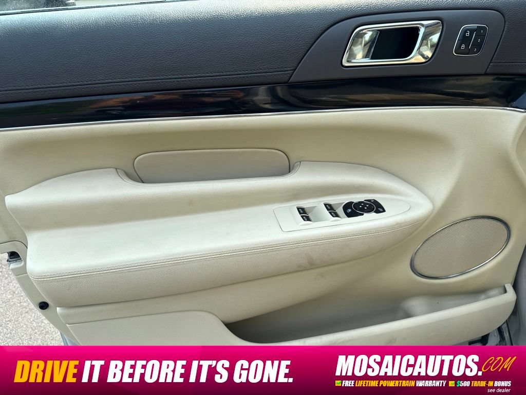 Used 2019 Lincoln MKT AWD image 27