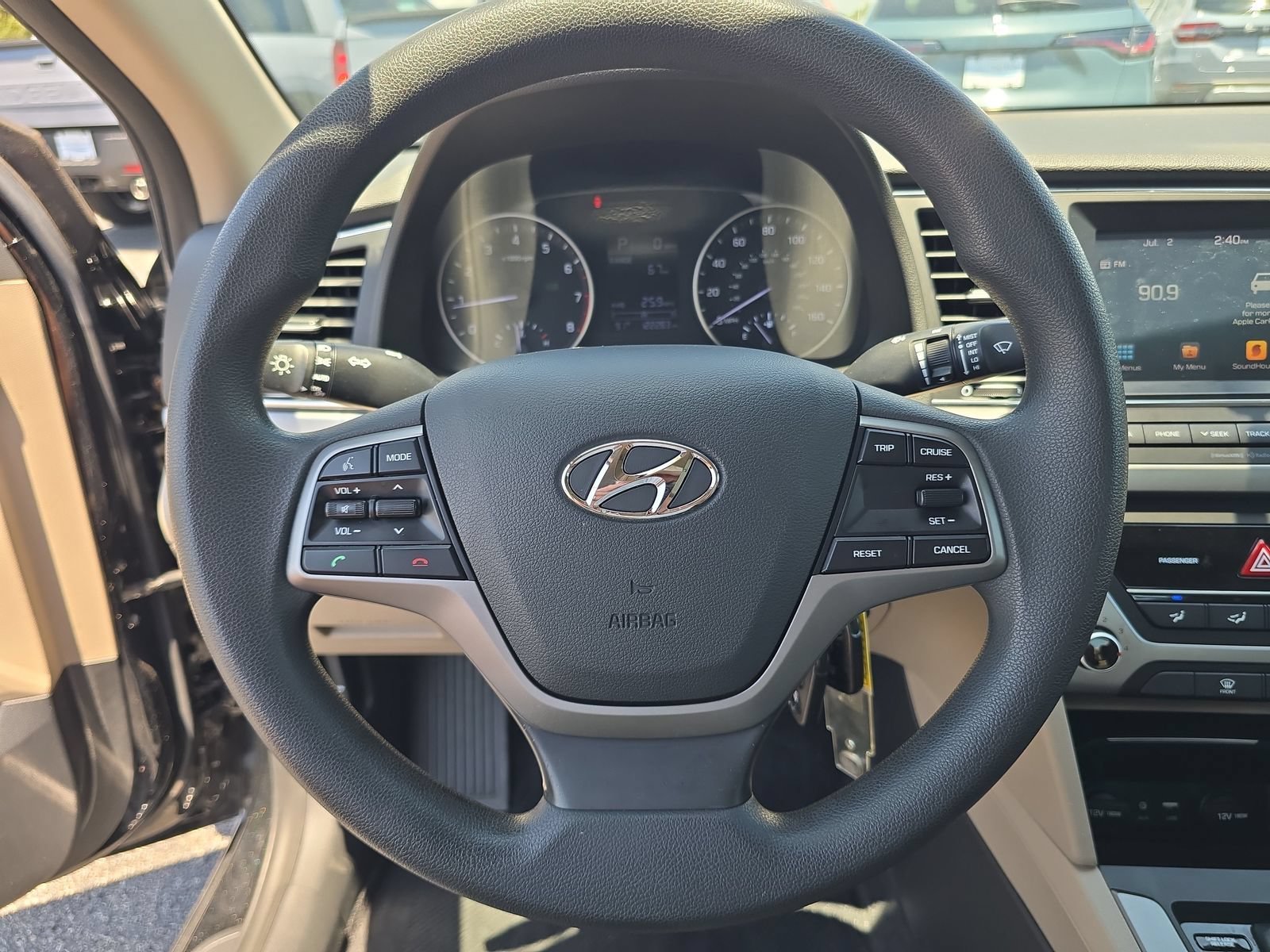 Used 2017 Hyundai Elantra SE FWD image 23