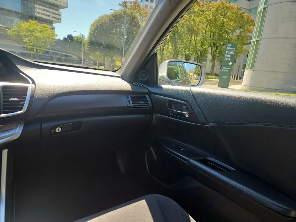 Used 2013 Honda Accord EX image 17