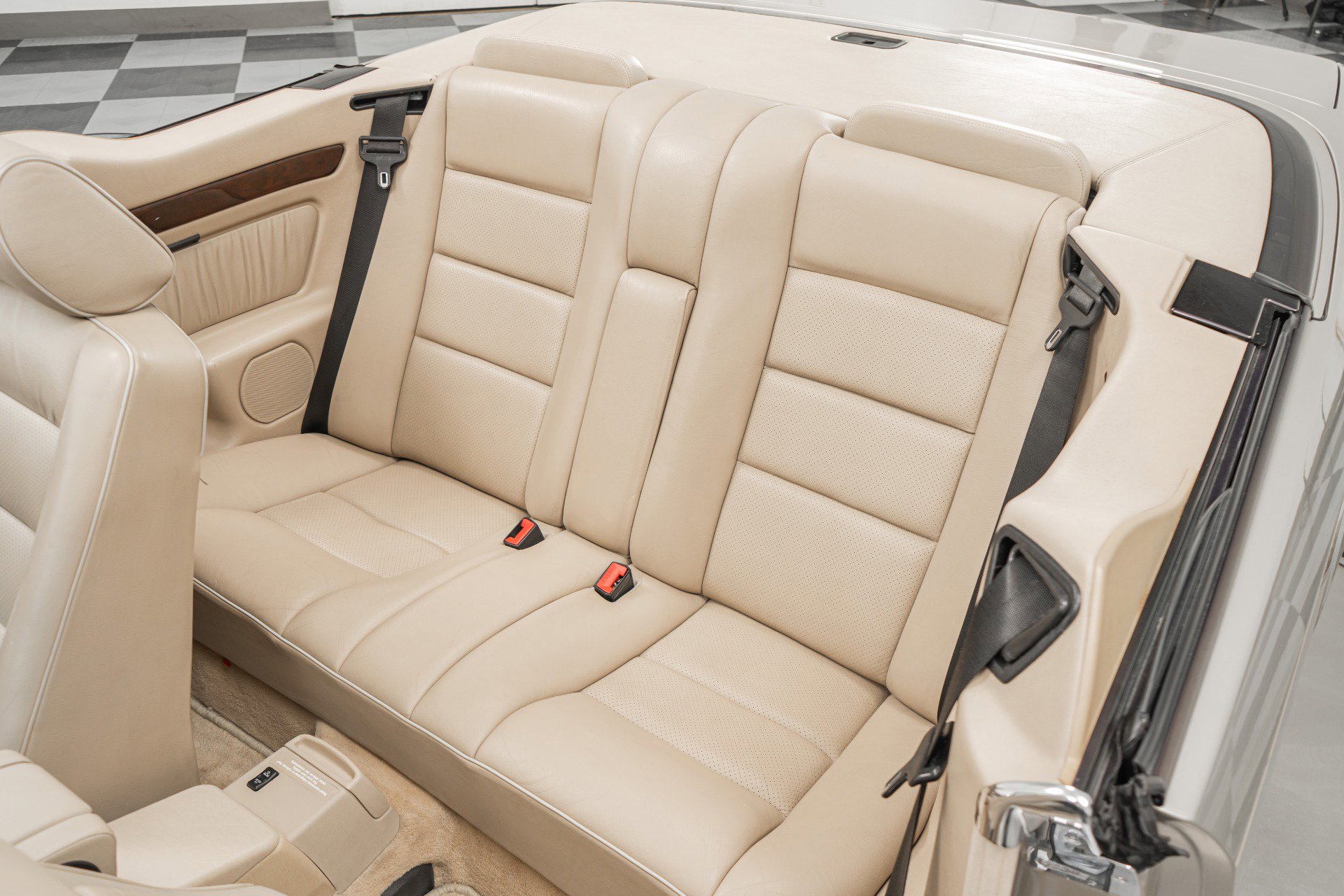 Used 1995 Mercedes-Benz E 320 Convertible image 18