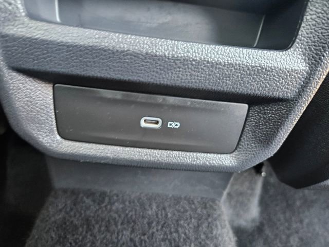Used 2025 Volkswagen Taos SE AWD/4WD image 19