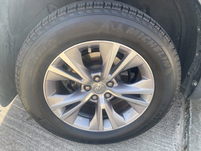 Used 2015 Toyota Highlander LE image 18