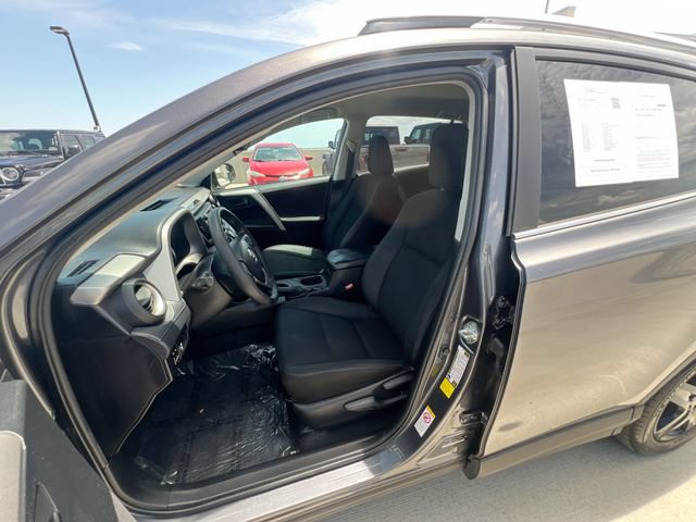 Used 2016 Toyota RAV4 LE FWD image 14