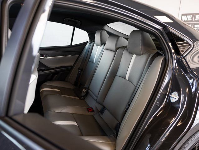 Used 2025 Toyota Camry SE image 10
