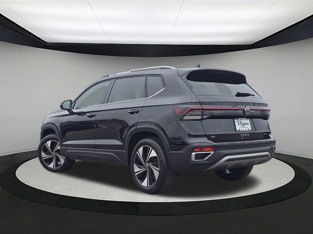 New 2026 Volkswagen Taos SE image 5