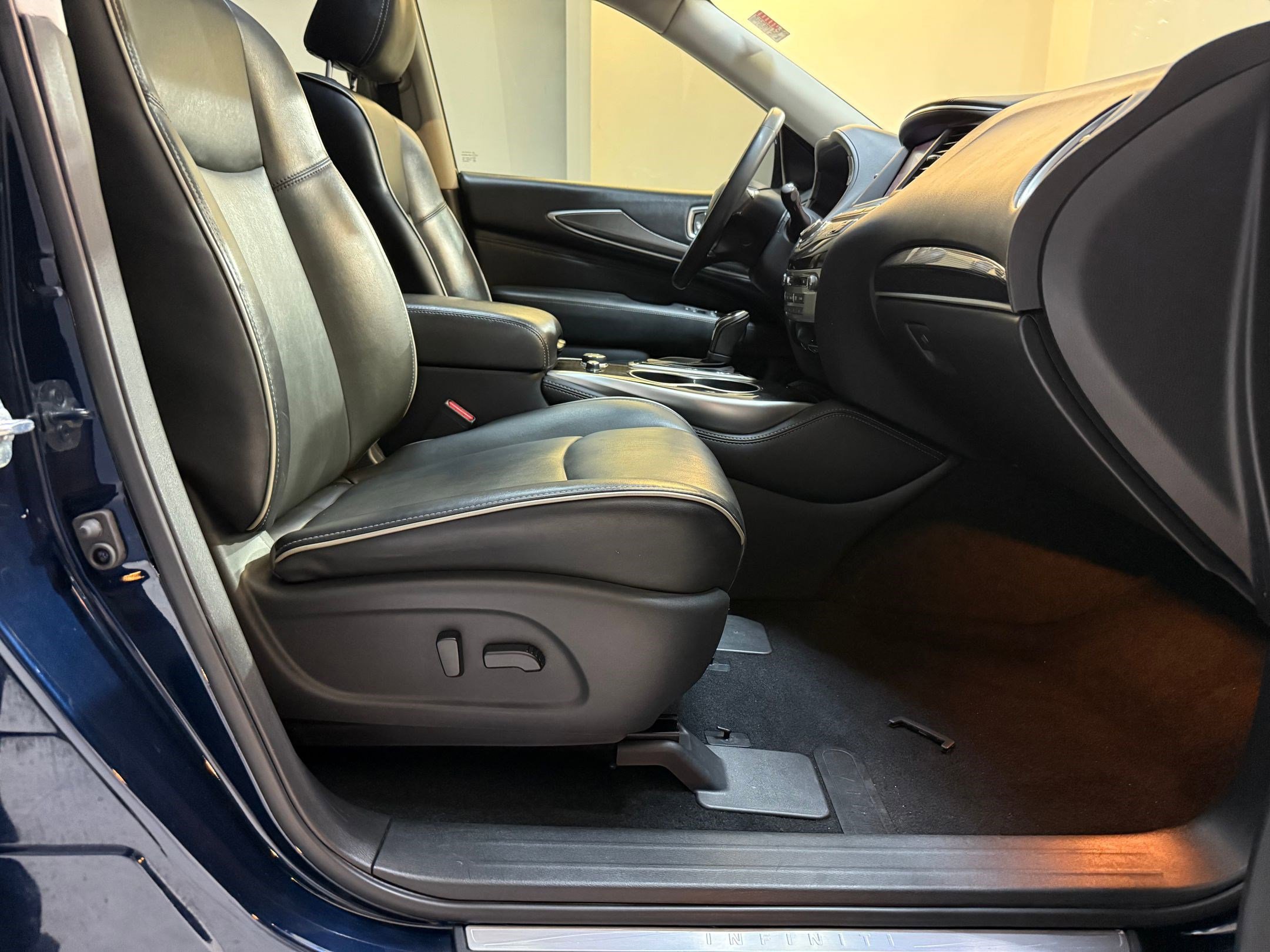 Used 2019 INFINITI QX60 Pure image 48