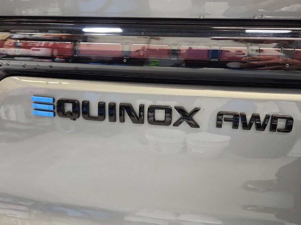 Certified 2026 Chevrolet Equinox EV RS AWD/4WD image 33