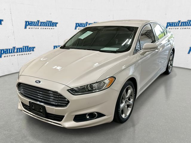 Used 2016 Ford Fusion SE FWD video 1