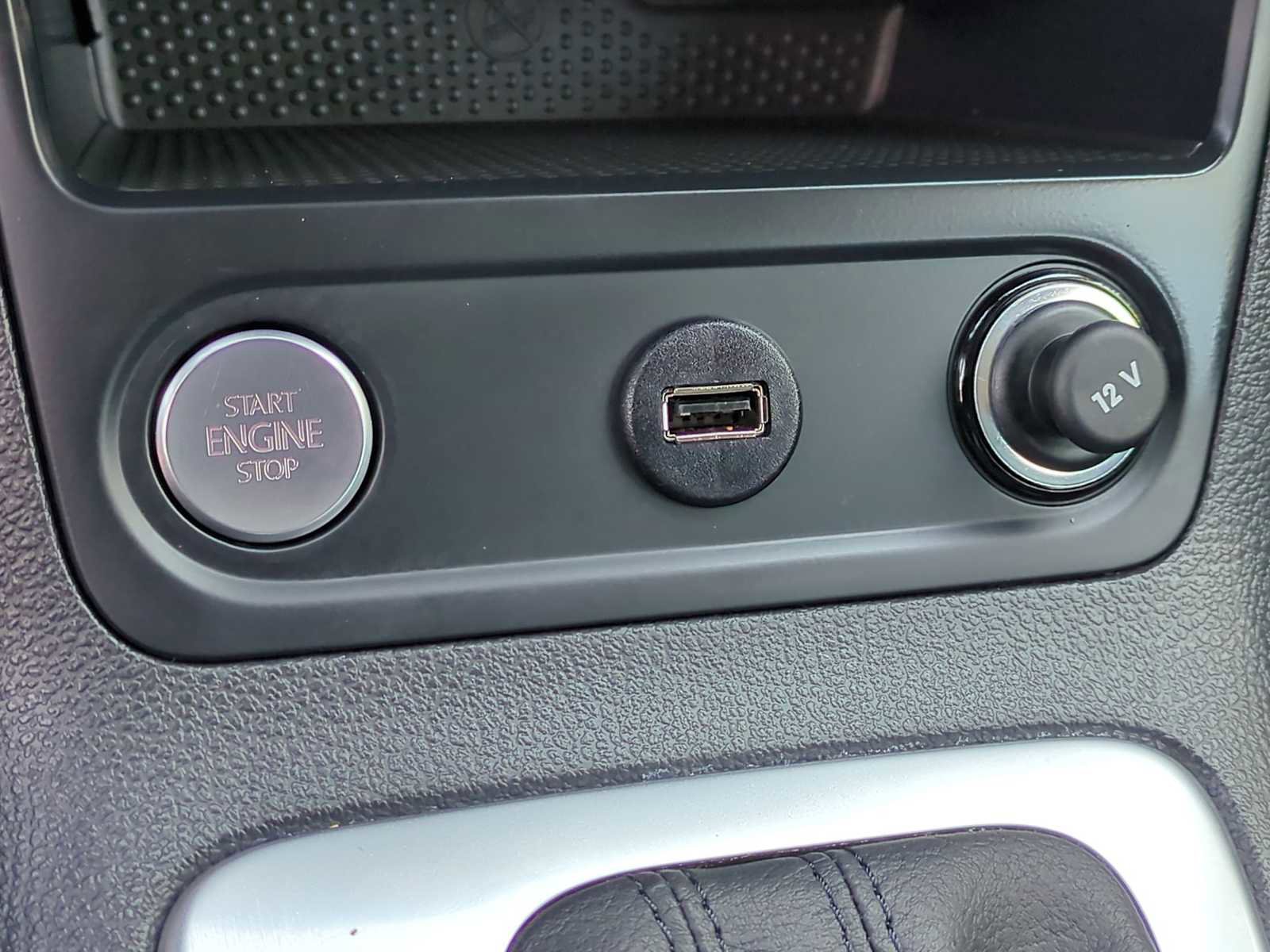 Used 2017 Volkswagen Tiguan Limited image 28