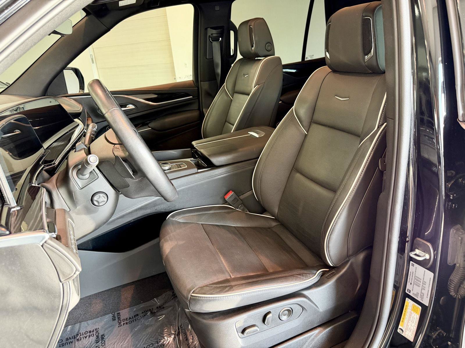Certified 2024 Cadillac Escalade Sport w/ LPO, ONYX Package AWD/4WD image 40