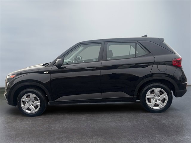 Used 2020 Hyundai Venue SE image 2