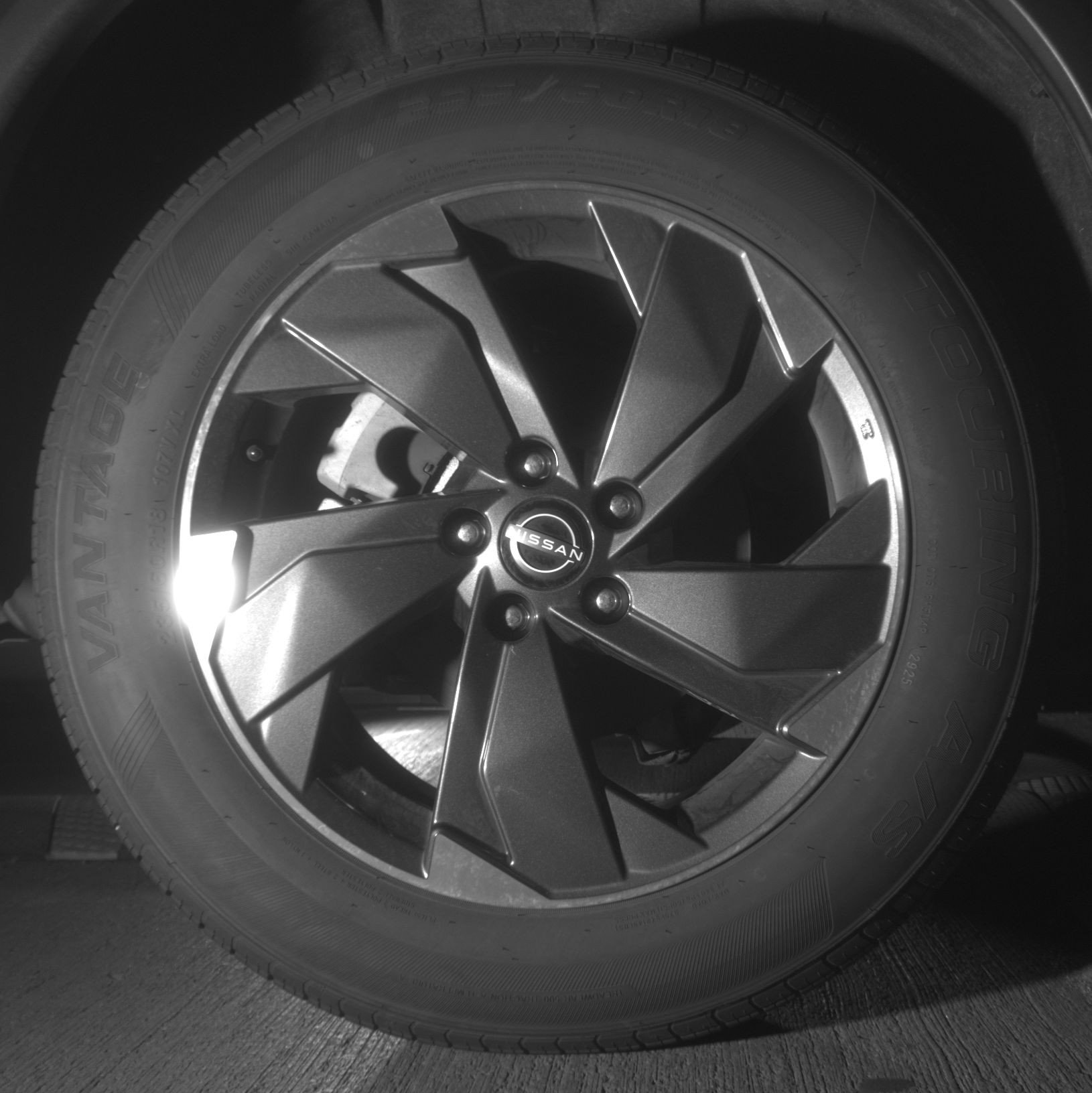 Used 2025 Nissan Rogue SV image 15