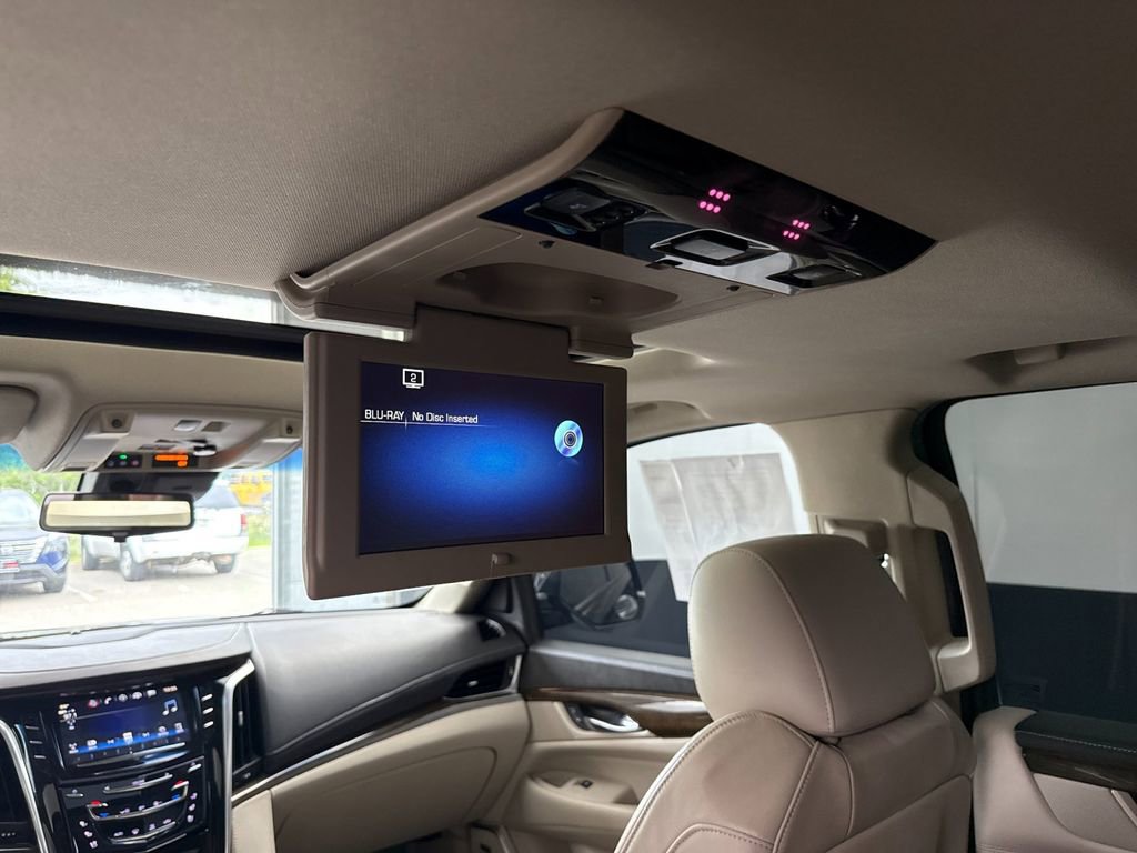 Used 2019 Cadillac Escalade Premium Luxury AWD/4WD image 14