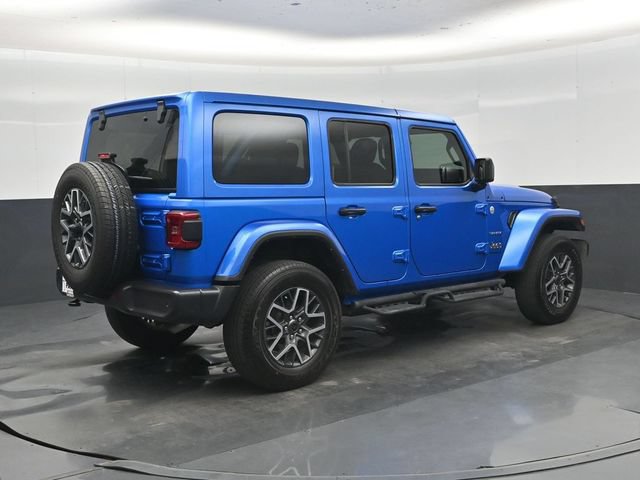Used 2024 Jeep Wrangler Unlimited Sahara w/ Technology Group AWD/4WD image 3