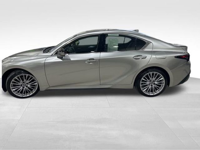 Used 2023 Lexus IS 300 AWD w/ Premium Package image 9
