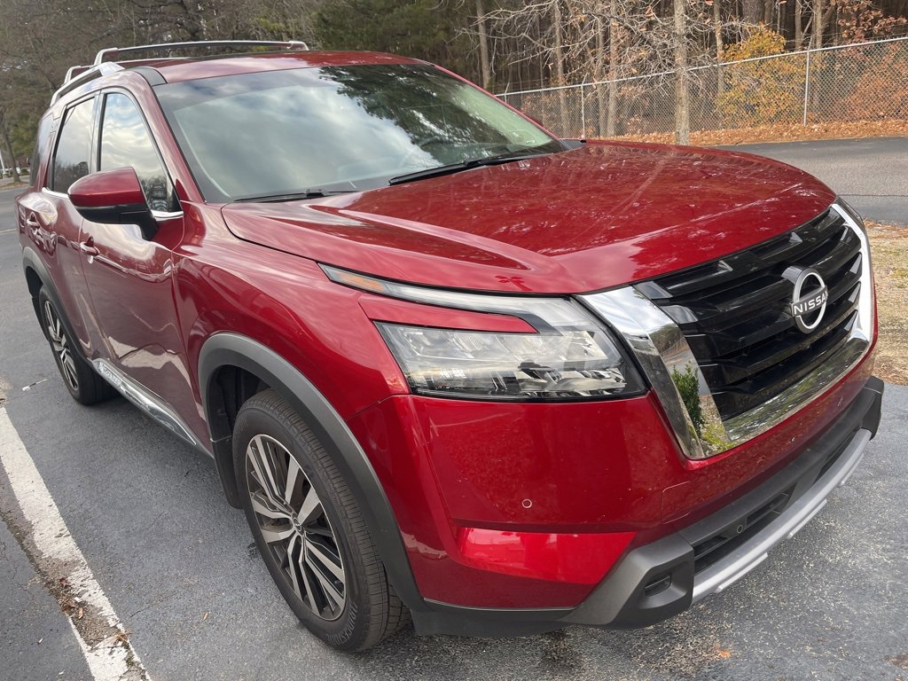 Used 2025 Nissan Pathfinder Platinum image 4