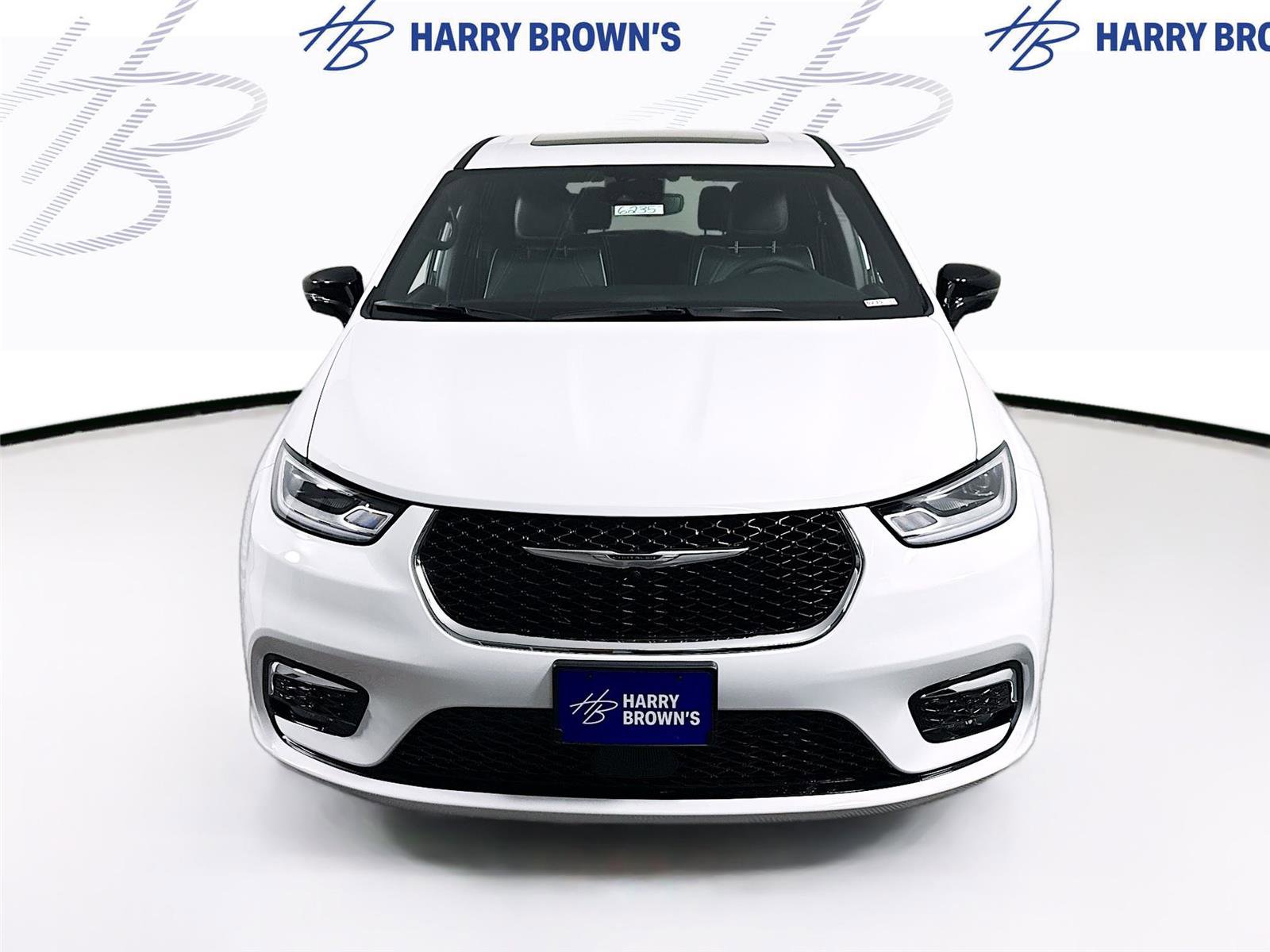 New 2026 Chrysler Pacifica Limited w/ Trailer Tow Group image 30