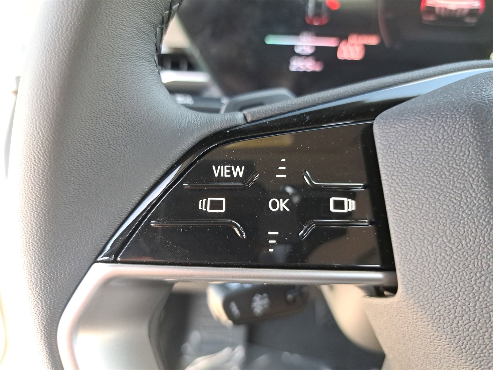 New 2025 Audi Q6 e-tron Premium image 18