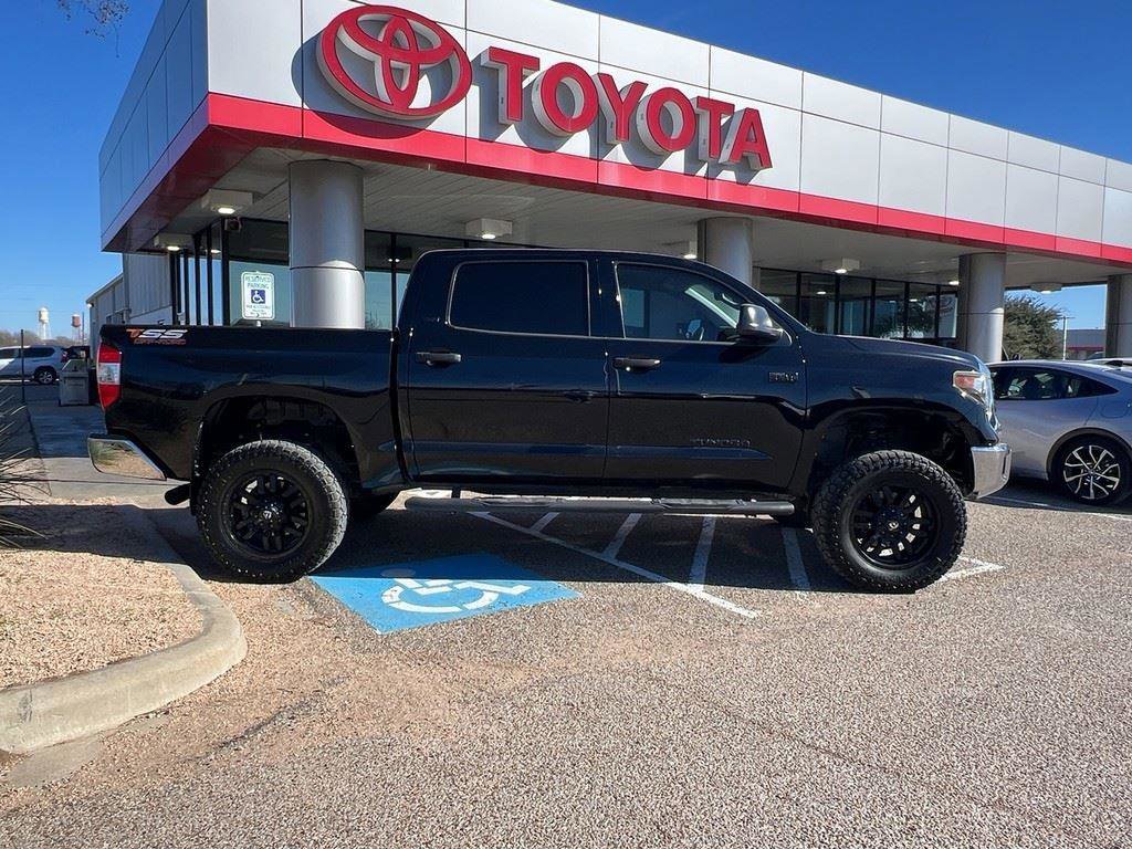 Used 2020 Toyota Tundra SR5 w/ SR5 Upgrade Package image 31