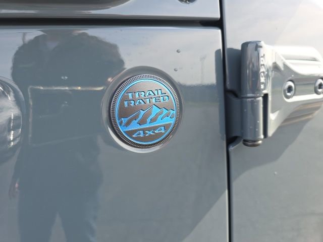 Used 2025 Jeep Wrangler Unlimited Sahara w/ Safety Group image 17