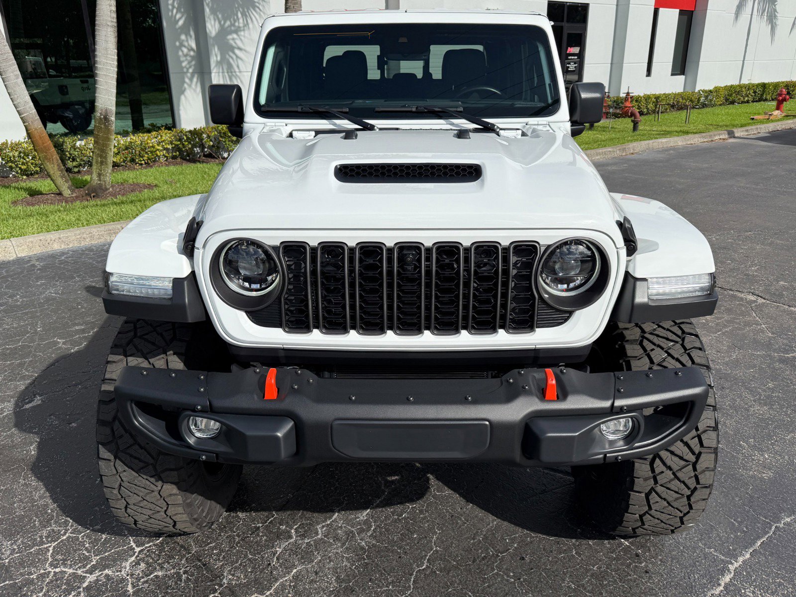 Used 2024 Jeep Gladiator Mojave AWD/4WD image 12