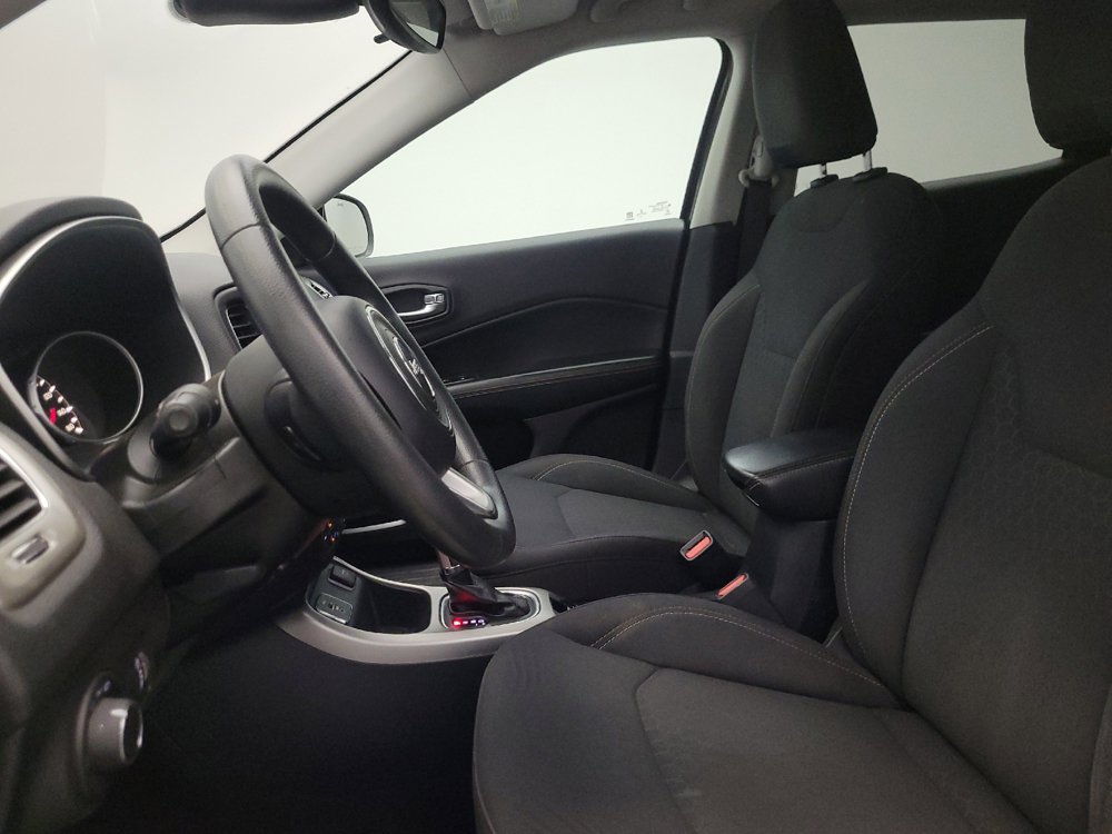 Used 2018 Jeep Compass Sport w/ Tech Group FWD image 17