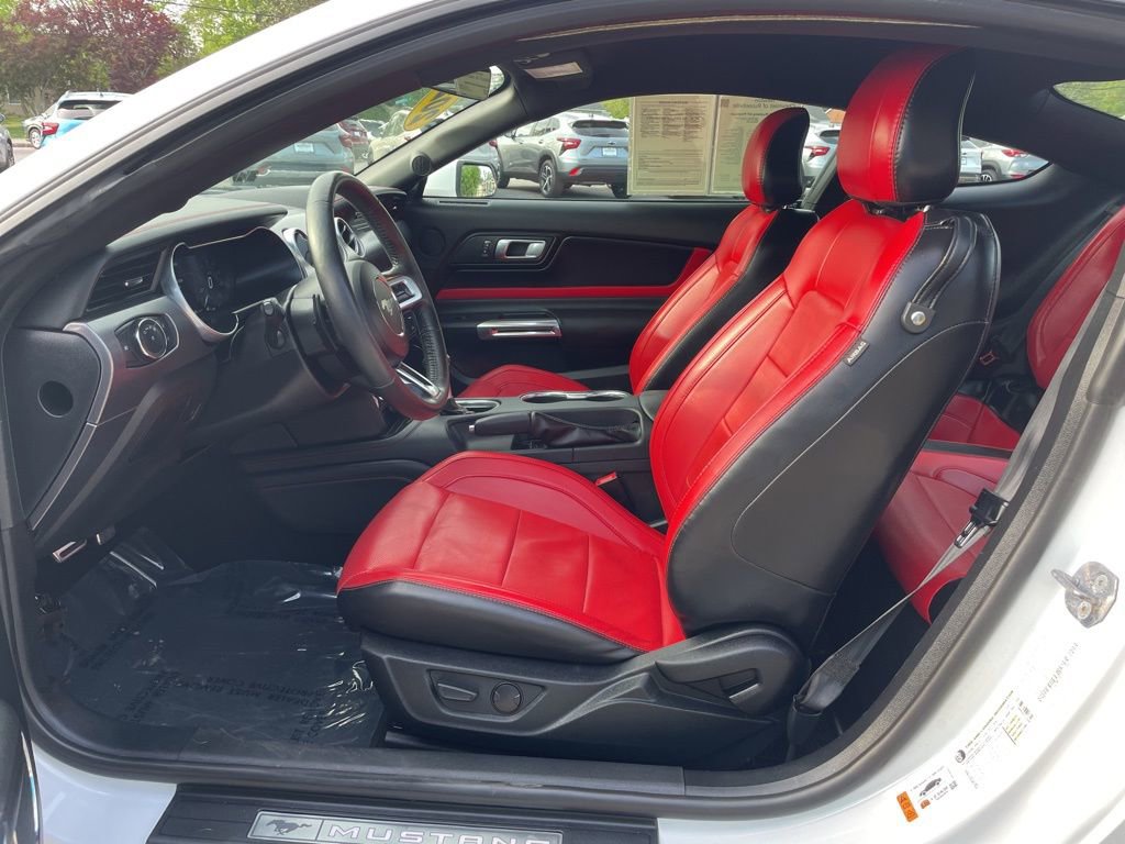 Used 2020 Ford Mustang GT Premium w/ Equipment Group 401A image 4