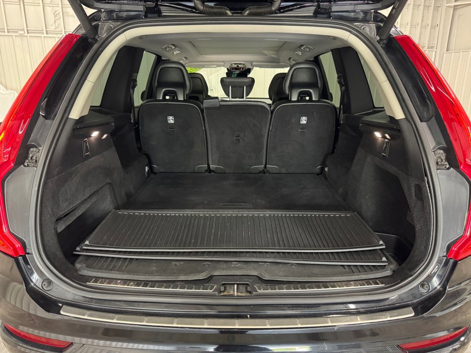 Used 2017 Volvo XC90 T5 Momentum w/ Vision Package FWD image 19