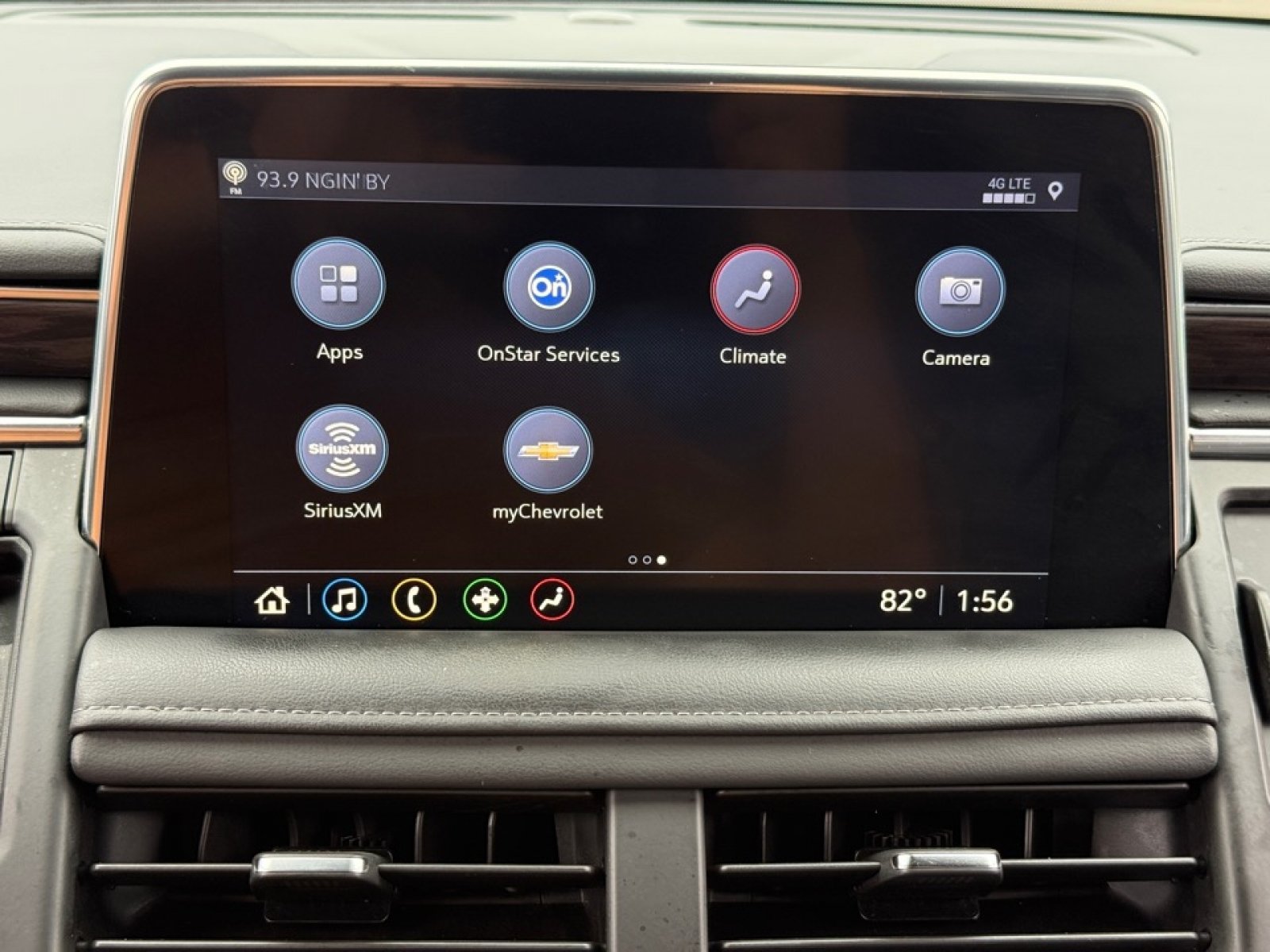 Used 2021 Chevrolet Tahoe LT w/ LT Signature Package AWD/4WD image 16