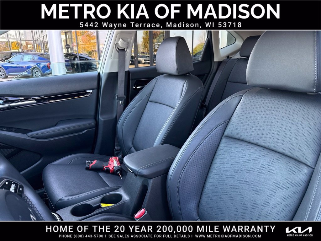 Used 2025 Kia Seltos EX w/ EX Sunroof Package AWD/4WD image 16