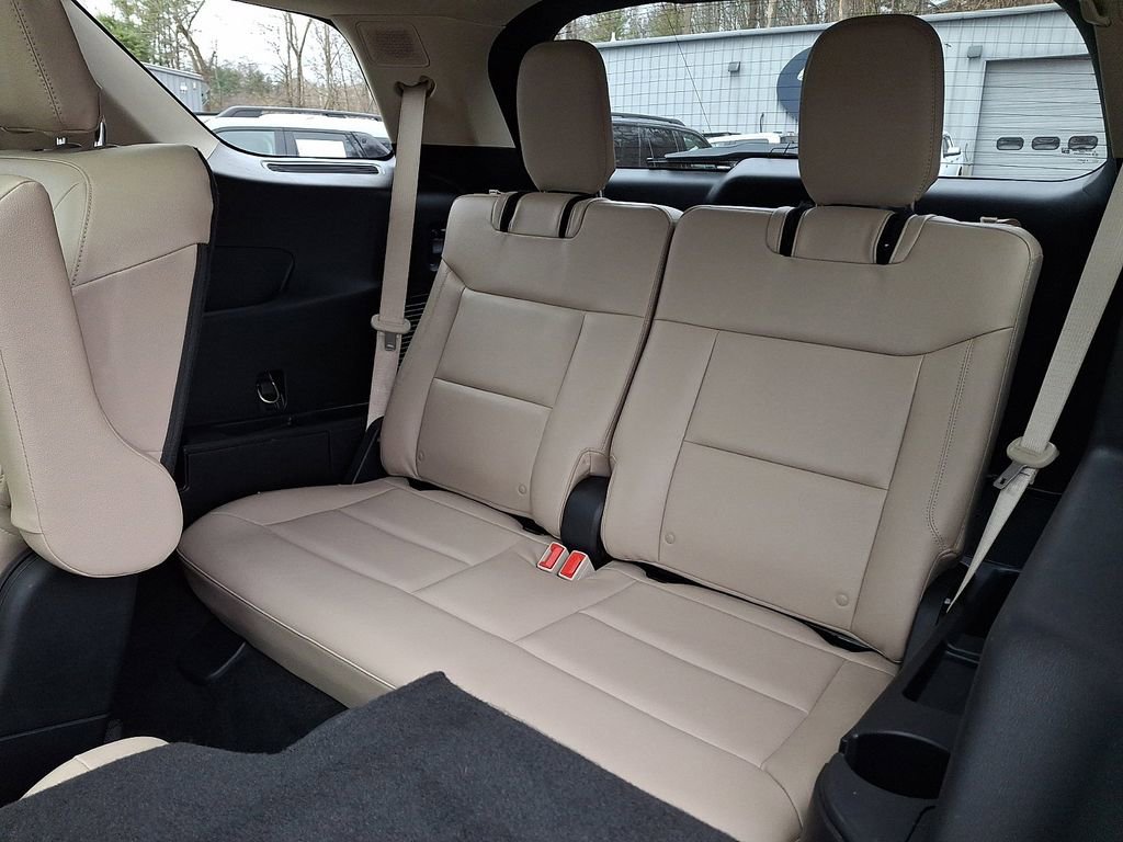 Used 2021 Ford Explorer Limited w/ Equipment Group 301A image 12