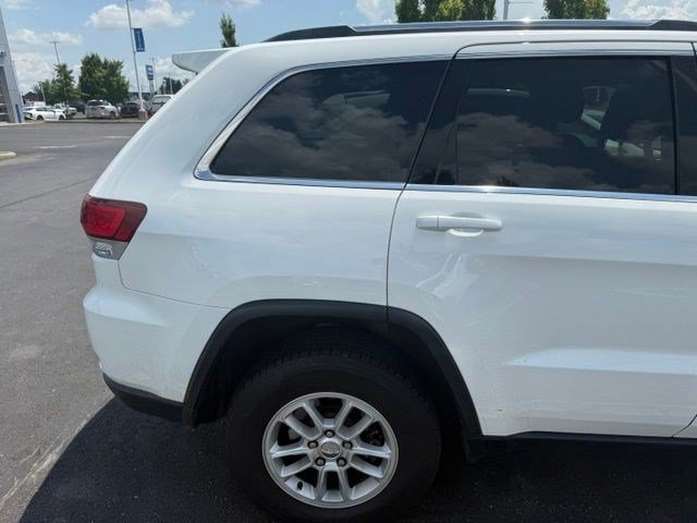 Used 2020 Jeep Grand Cherokee Laredo AWD/4WD image 13