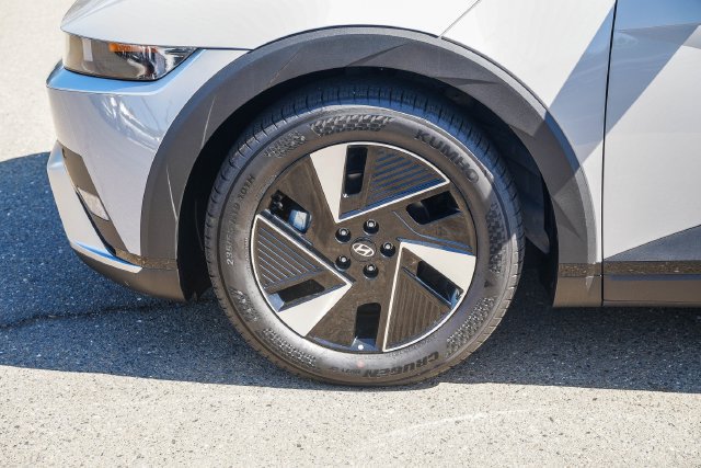 New 2026 Hyundai Ioniq 5 SEL RWD image 11