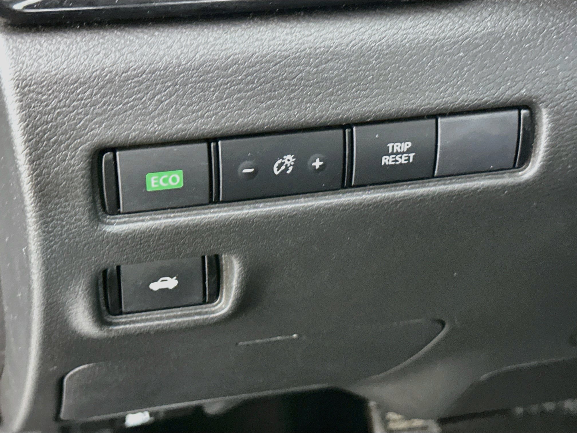 Used 2025 Nissan Sentra SR FWD image 17