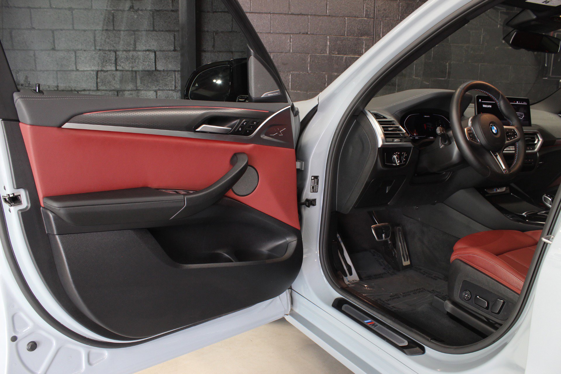 Used 2024 BMW X3 M40i w/ Premium Package image 27