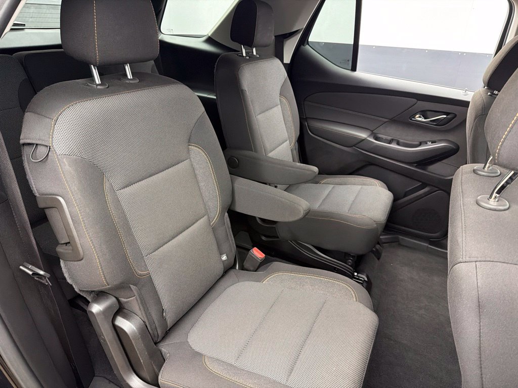 Used 2020 Chevrolet Traverse LT w/ Driver Confidence II Package AWD/4WD image 27