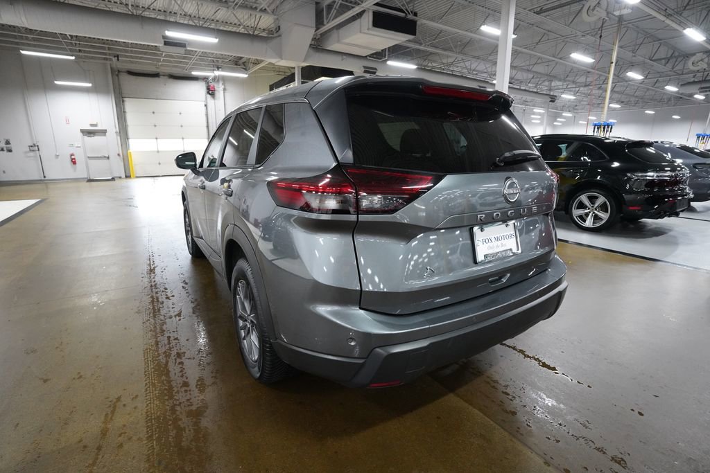Used 2024 Nissan Rogue S image 33