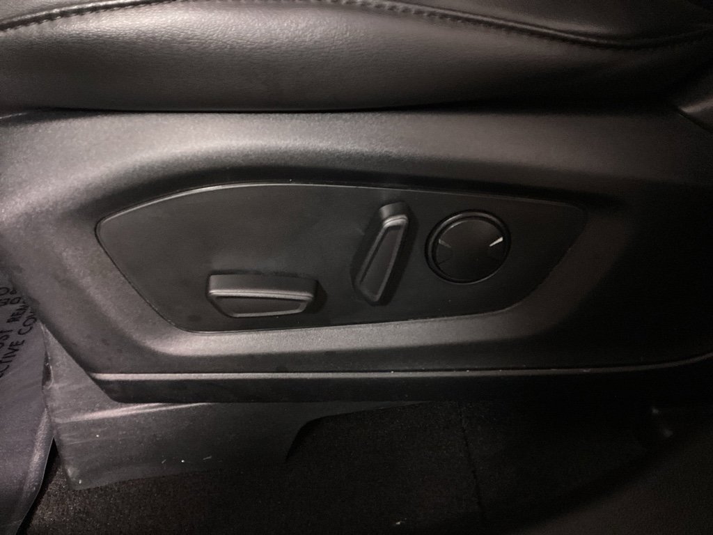 Used 2023 Ford Explorer XLT w/ Equipment Group 202A image 16