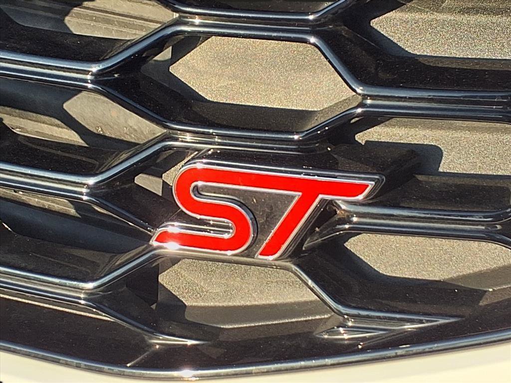 Used 2025 Ford Explorer ST image 32