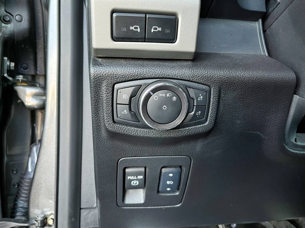 Used 2018 Ford F150 Lariat w/ Equipment Group 502A Luxury AWD/4WD image 39
